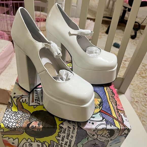 NWT Jeffrey Campbell white platforms, 7 - Picture 10 of 10